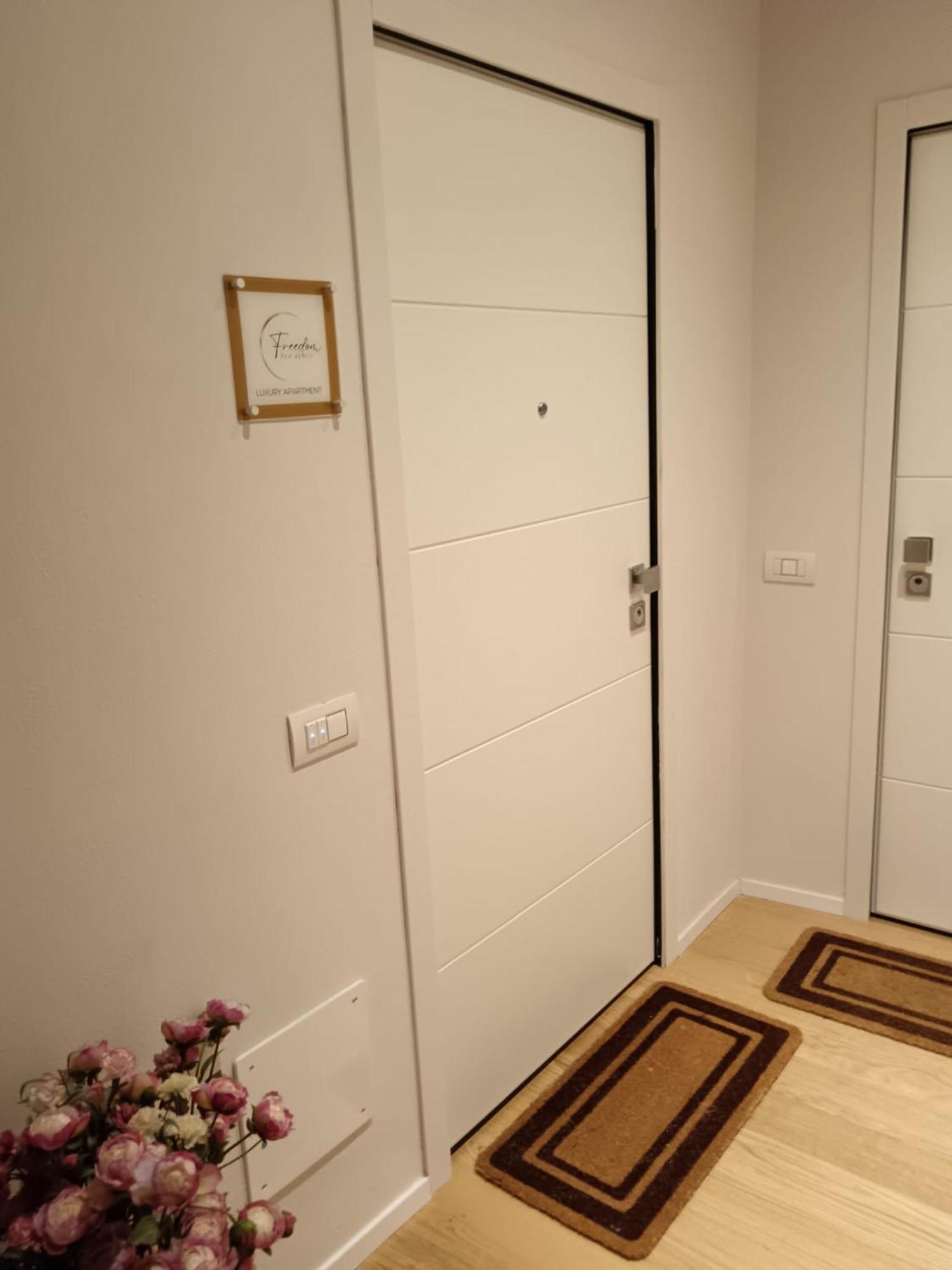 Freedom Suites Parma Ngoại thất bức ảnh